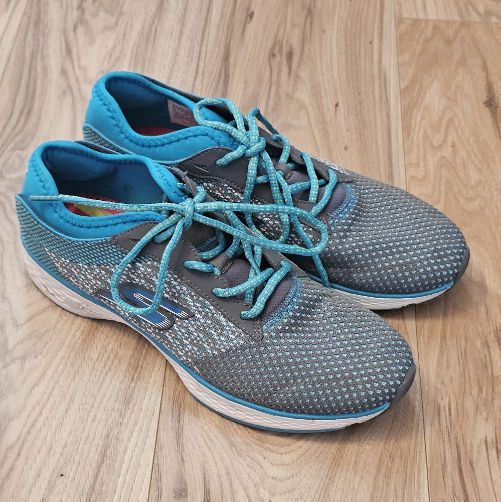 Skechers GoGa Max Go Walk Women's Gray & Teal Sneakers Size 8.5